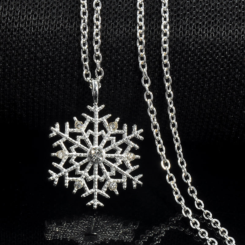 Stylish Silver Plated Snowflake Pendent Necklace