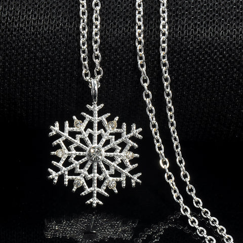 Stylish Silver Plated Snowflake Pendent Necklace