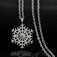 Stylish Silver Plated Snowflake Pendent Necklace