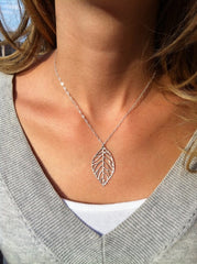 Trendy fashion minimalistic necklace--perfect gift ideas for your love ones